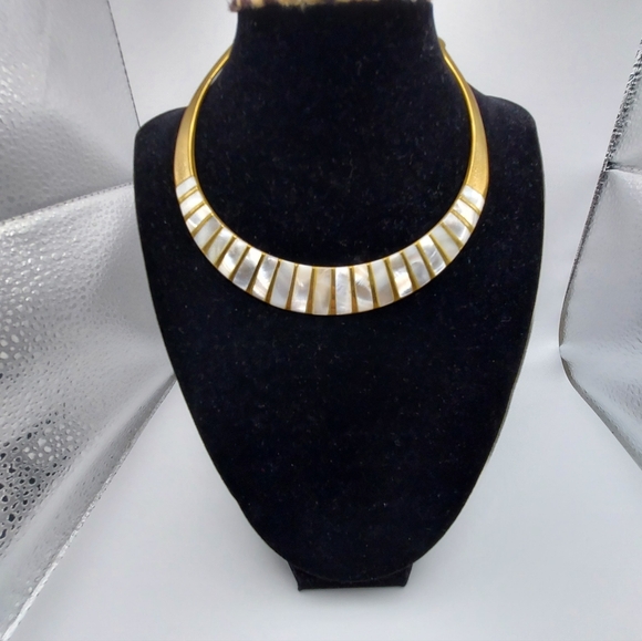 Vintage Brass Choker w/Mother of Pearl  & Brass Cuff w/MOP,  GC. - Picture 10 of 12